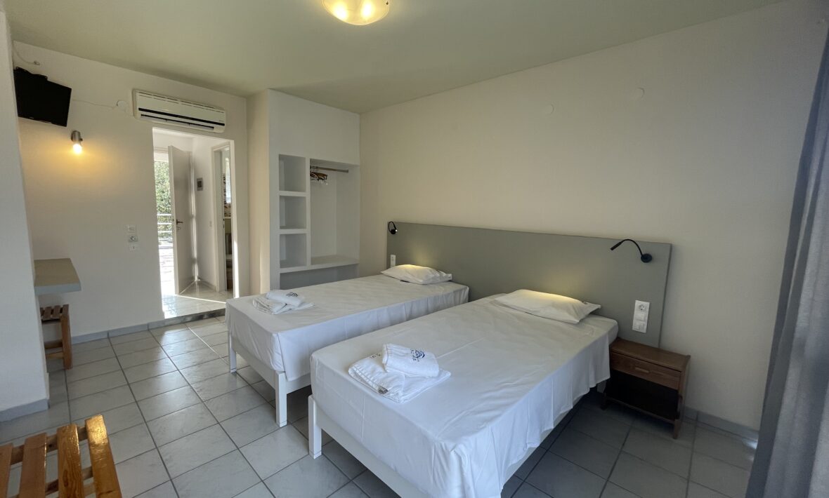 One Bedroom Apartment Twin Beds