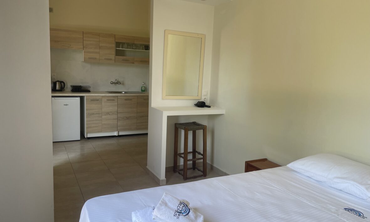 One Bedroom Apartment Double Bed, Garden View